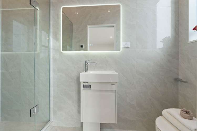 2d Queen Mary Avenue Epsom_17