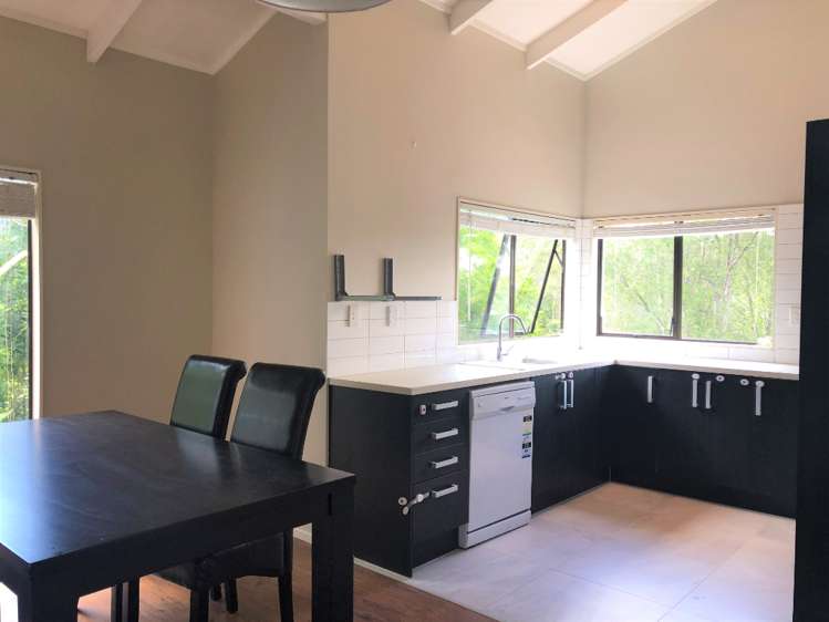 6/96a Verbena Road Birkdale_6