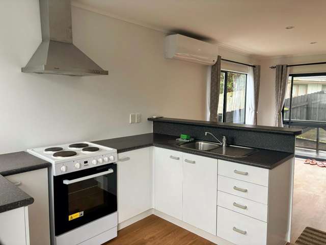 2/93 Cook Street Howick_2