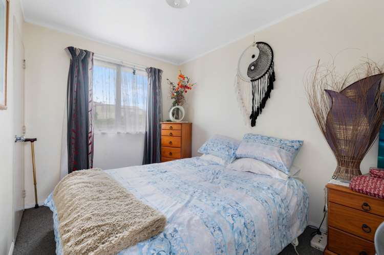 23 Grayson Avenue Mangakakahi_11