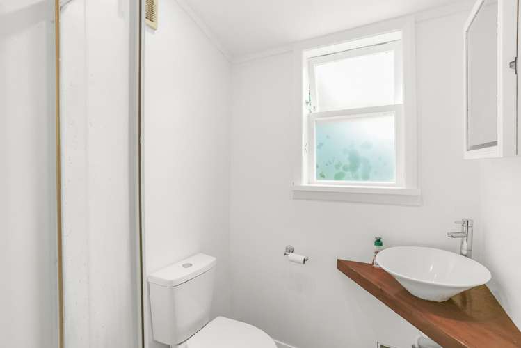 5 Udy Street Petone_12