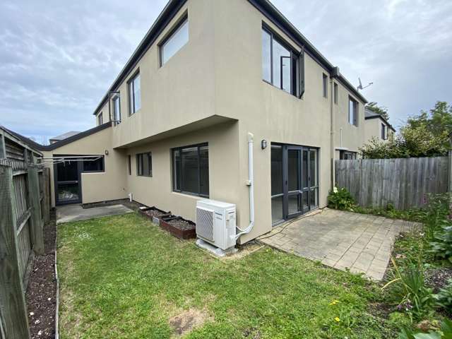 Large 4 bedroom home close to Hagley Park