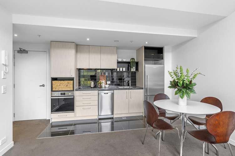 5h/21 Rugby Street Mount Cook_13