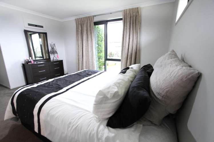 15 Bellbird Rise Pyes Pa_11