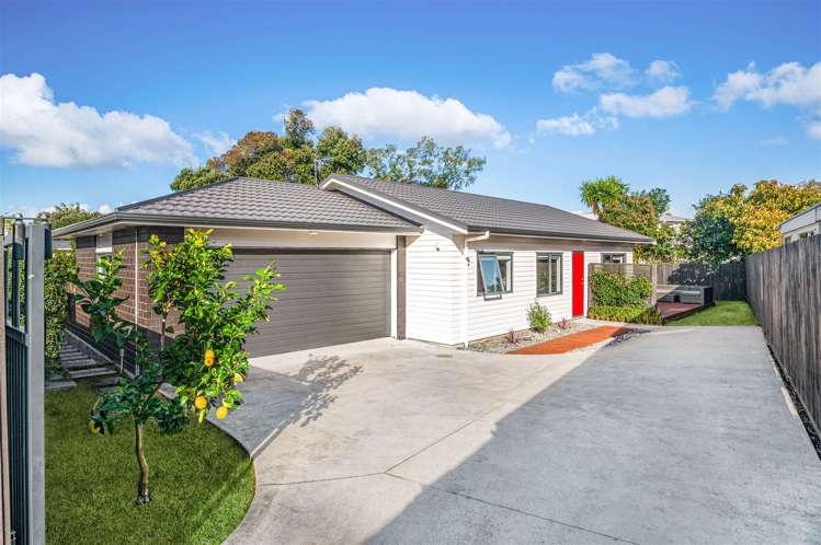 33a Gill Avenue Te Atatu Peninsula_1
