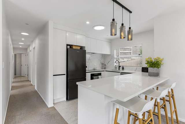 2/58 Botany Road Botany Downs_4