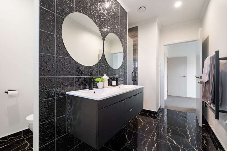 48 Sardinia Grove Fitzherbert_24