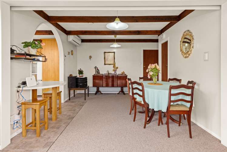 1402 Warwick Place Mayfair_6