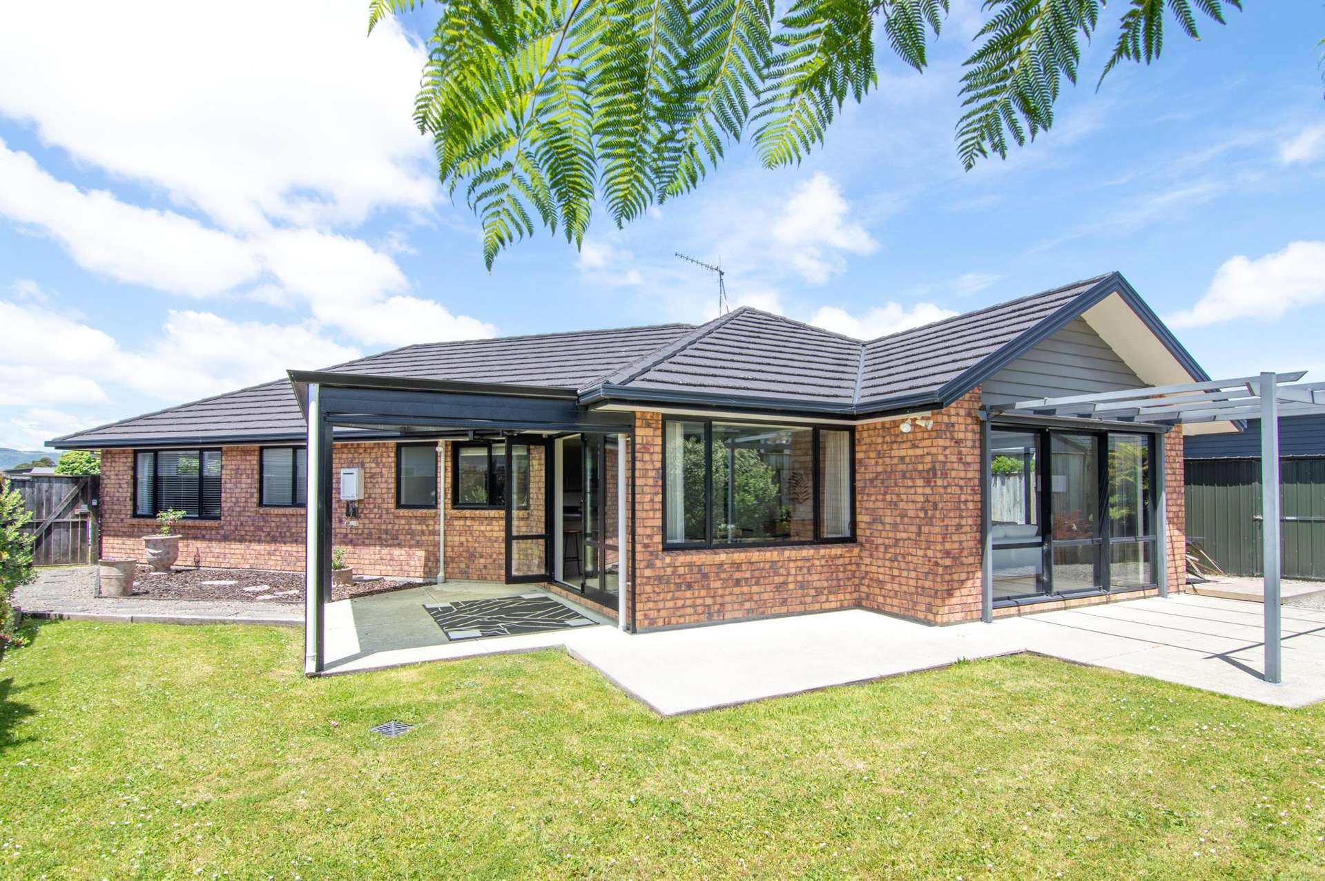 7 Lorenzo Place Kelvin Grove_0