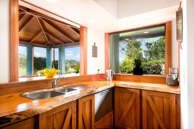 49 Waitakere Road Waitakere_6