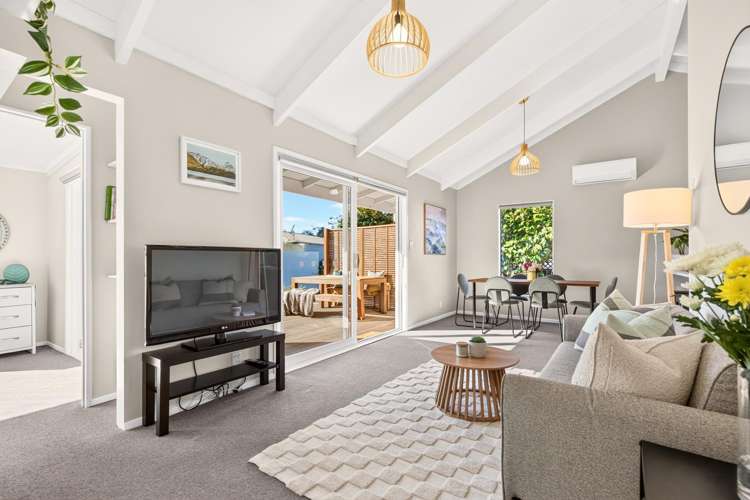 77A Vodanovich Road Te Atatu South_4