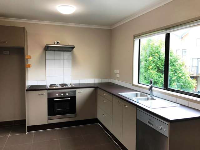 230/172 Mcleod Road Te Atatu South_3