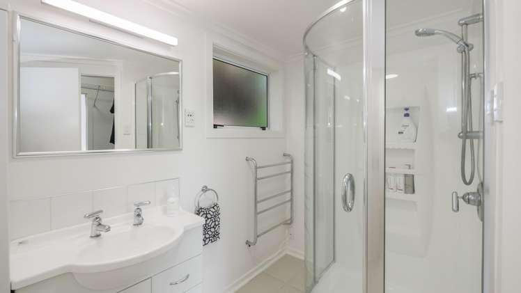 20 Glengyle Street Vauxhall_19