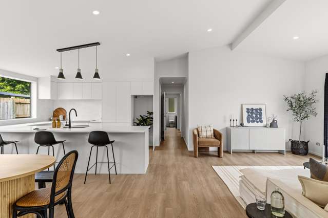 Modern home, Gully Aspect