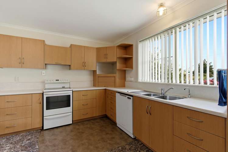 2/335 North Road Waikiwi_7