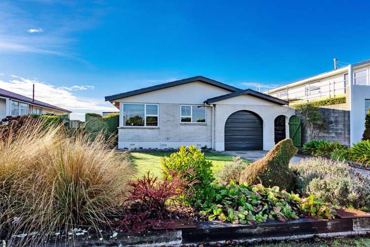 411 Racecourse Road_0