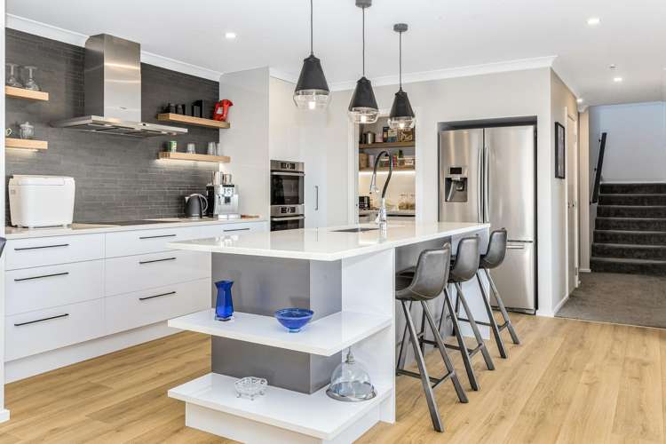 66 Endeavour Drive Whitby_9