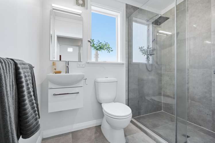 14 Hardley Avenue Three Kings_13