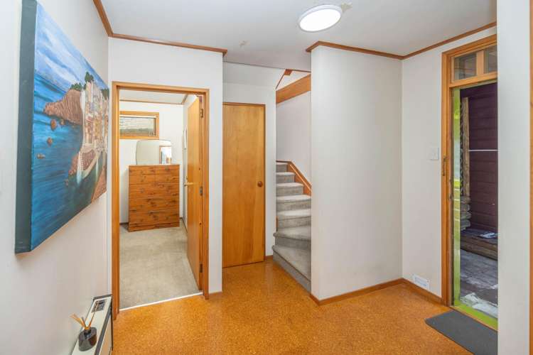 8 Cook Street Hamilton East_23