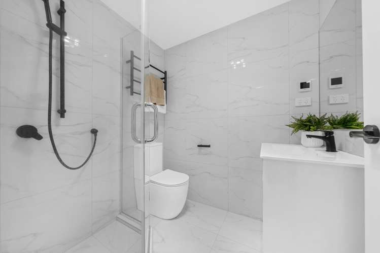 2/13 Grove Lane Pakuranga Heights_15