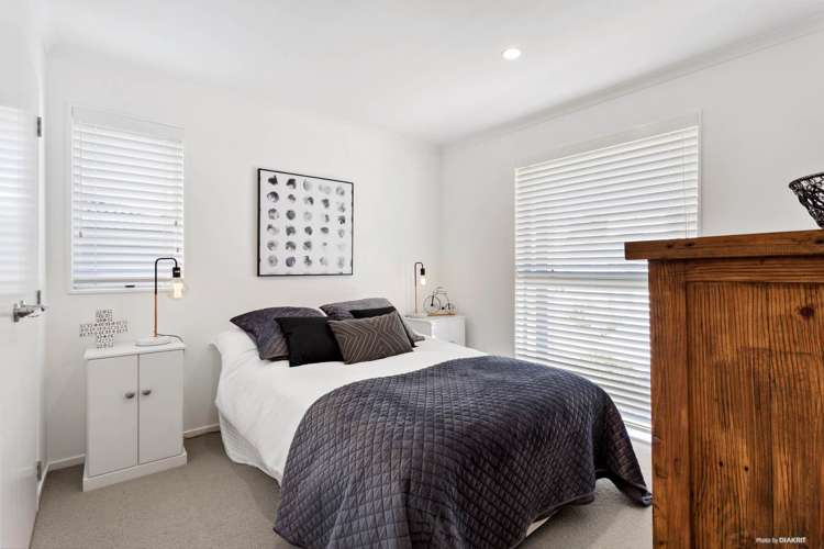 99 Mackay Drive Greenhithe_10