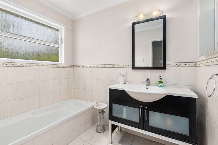 28 Bartlett Grove Tawa_11