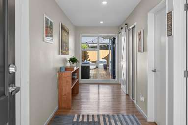 21 Farnborough Way_1