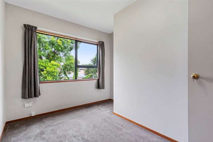 2/14 White Swan Road Mt Roskill_12