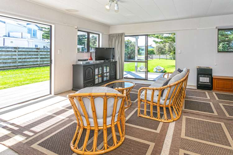 8 Dawn Avenue Hahei_6