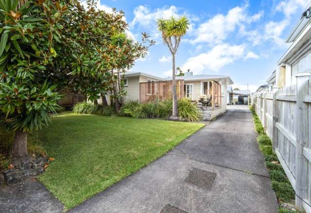 Three-bedroom home in Te Atatu Peninsula