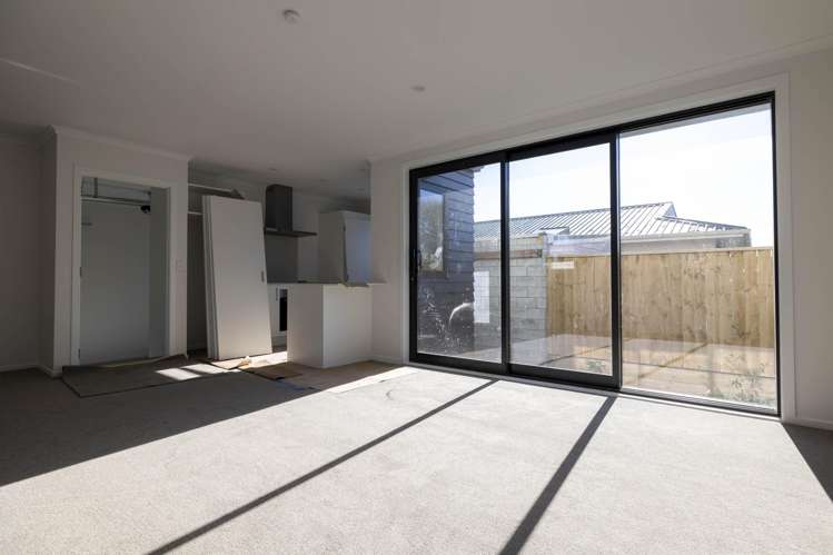 215 Stokes Valley Road_3