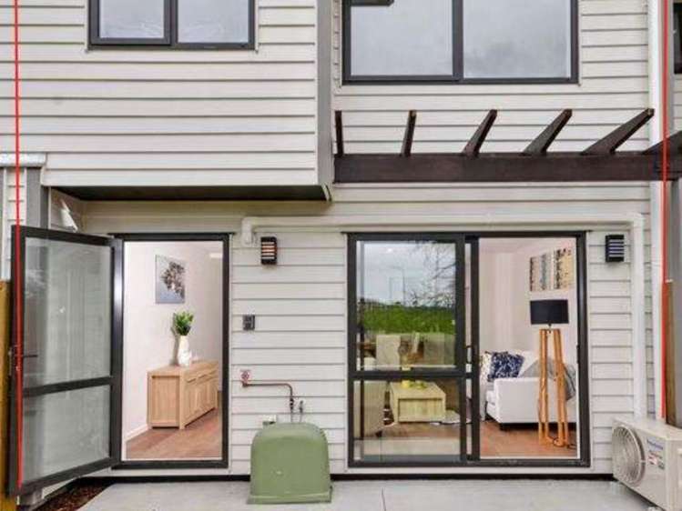 4 Peony Mews Oteha_13