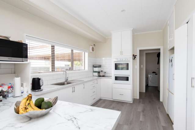 2 McQuarrie Place Ngatea_1