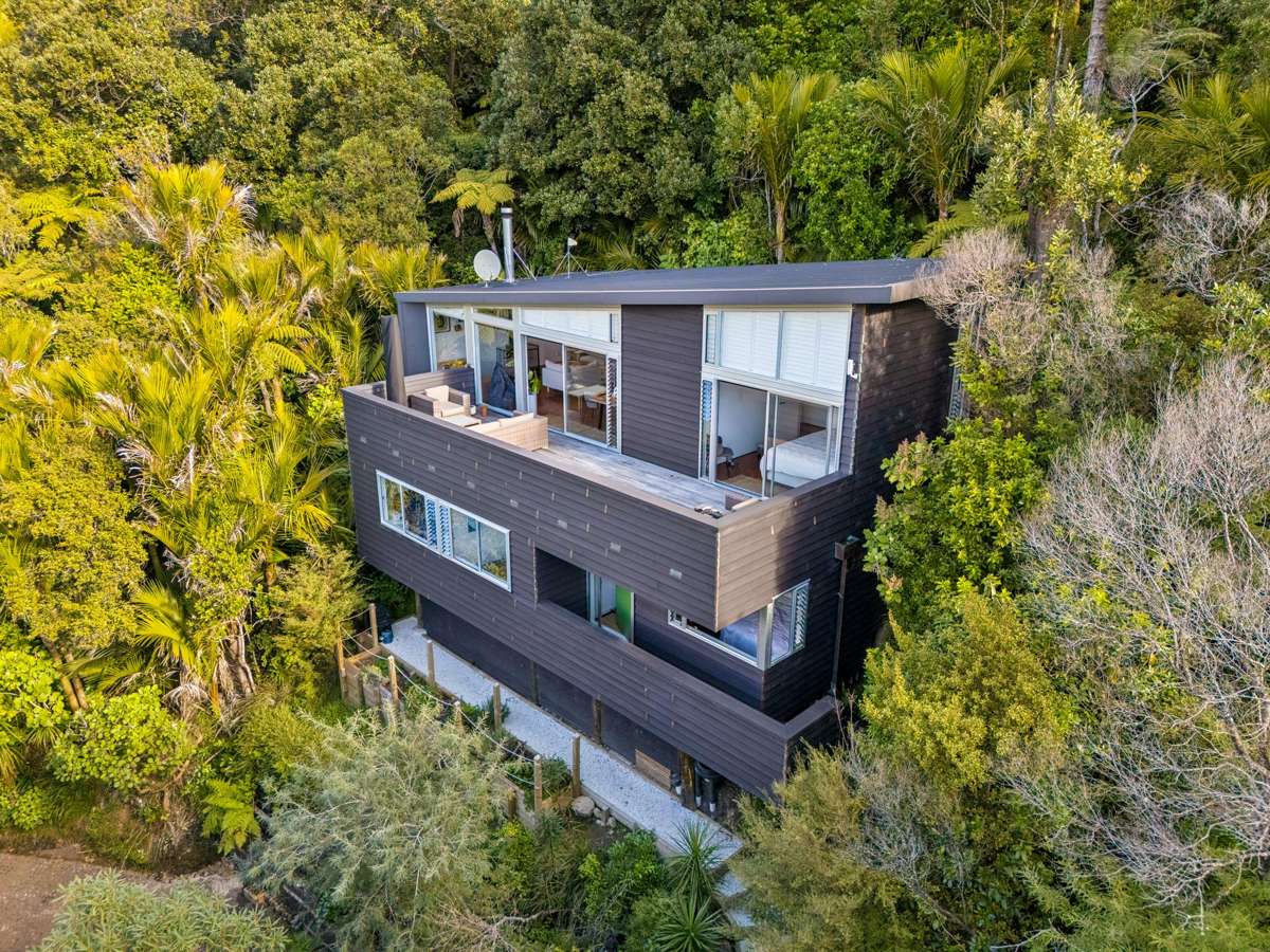 31 Lone Kauri Road_0