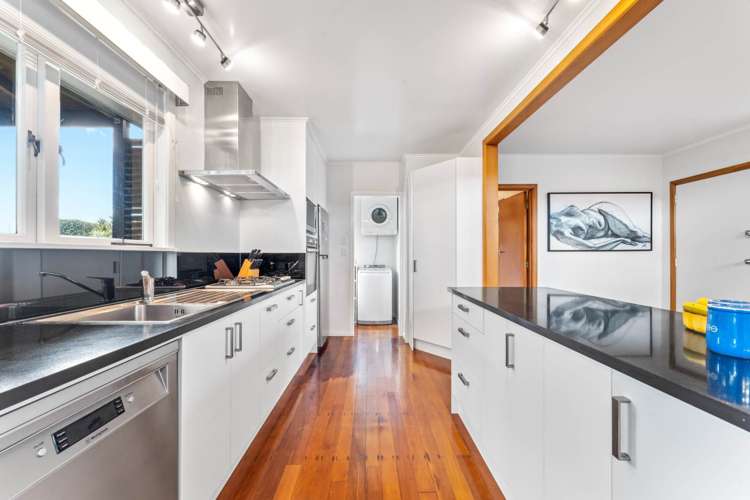 6 Clinton Avenue Te Atatu Peninsula_8