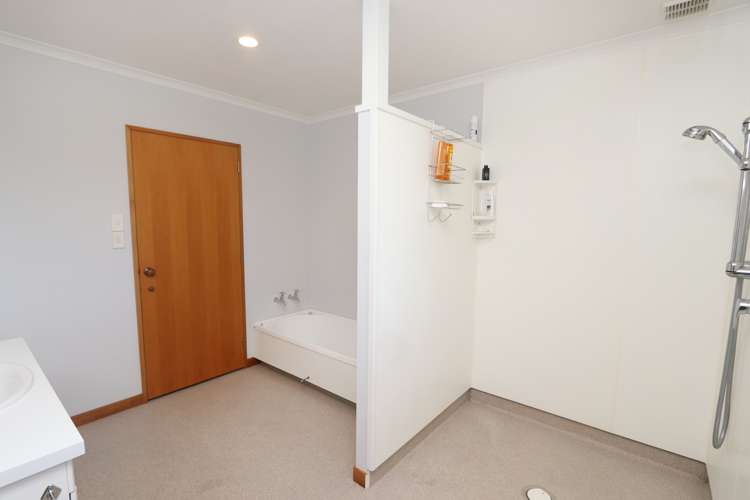 306 Beach Road East Elgin_18