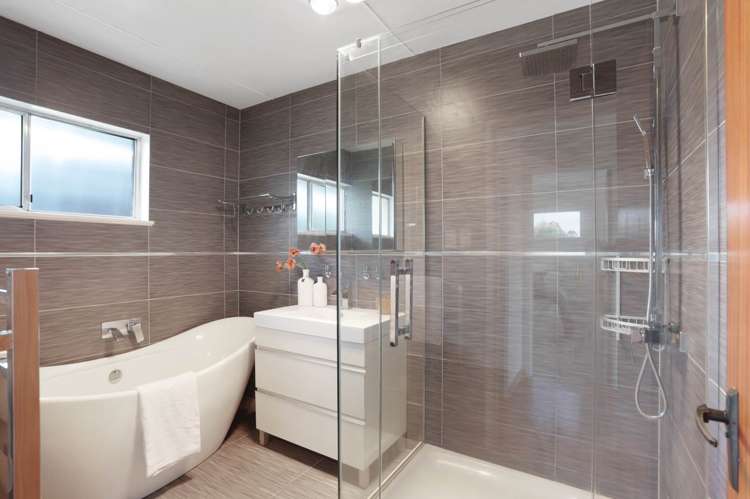 9 Nui Mana Place Te Atatu South_24