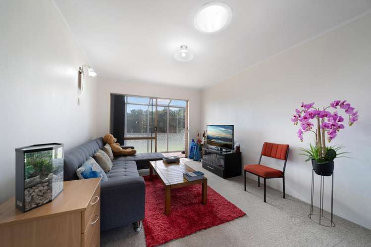 2/2 Vodanovich Road Te Atatu South_2