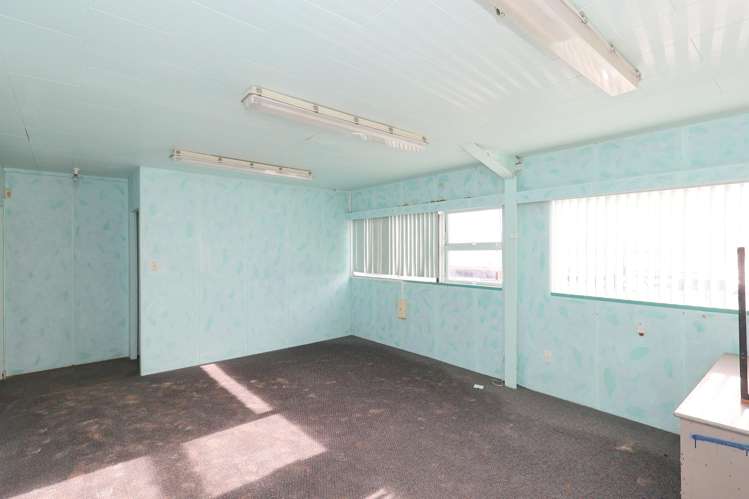 12 Foreshore Road Bluff_13