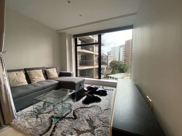 401/8-10 Whitaker Pl 10015_1
