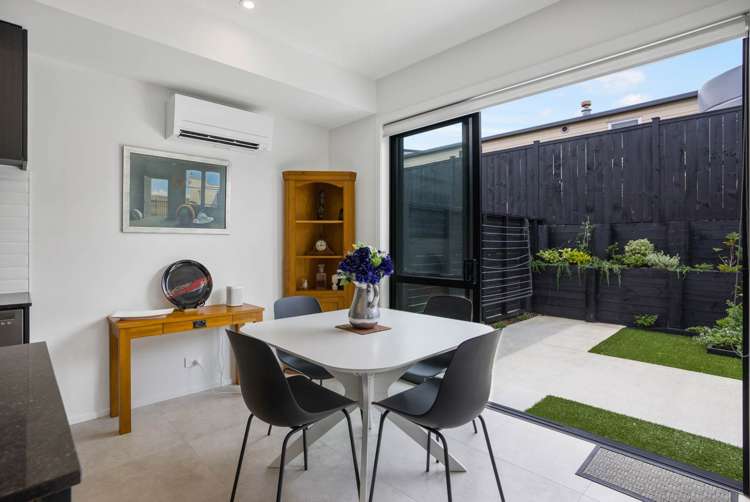 302 Jack Lachlan Drive Beachlands_8