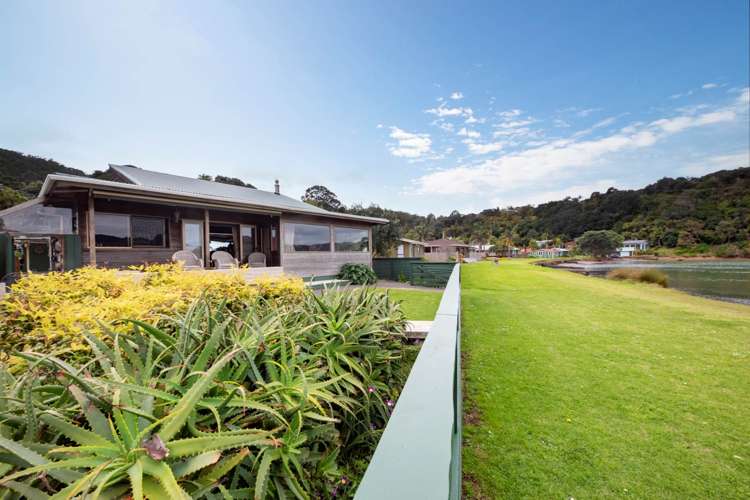 7 Foster Avenue Huia_5