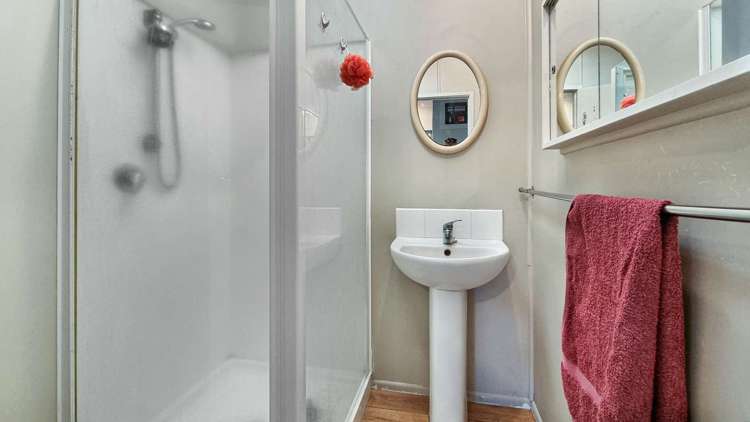 15 Holland Street Glenholme_13