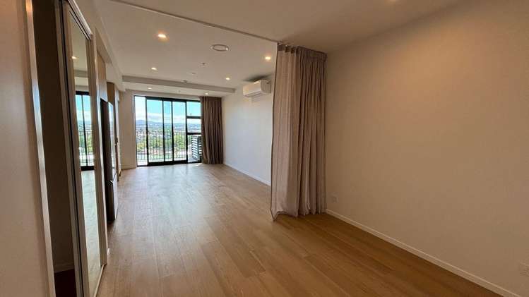 801/2B Te Ara Taurapa Point Chevalier_6