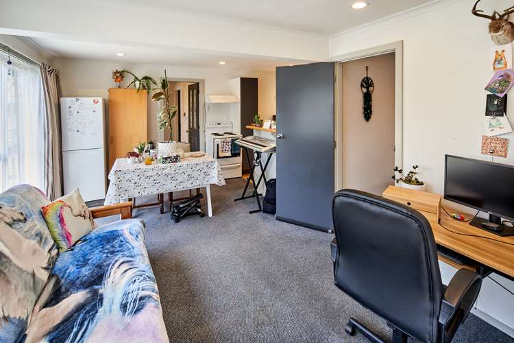 16 Brasenose Place Tawa_23