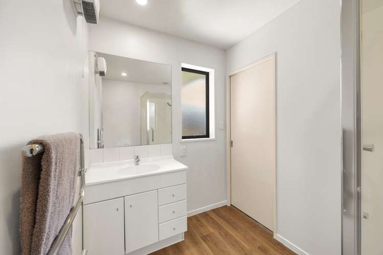 6 Sheraton Place Redwood_9