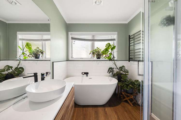 1179 East Coast Road Whakatiwai_10
