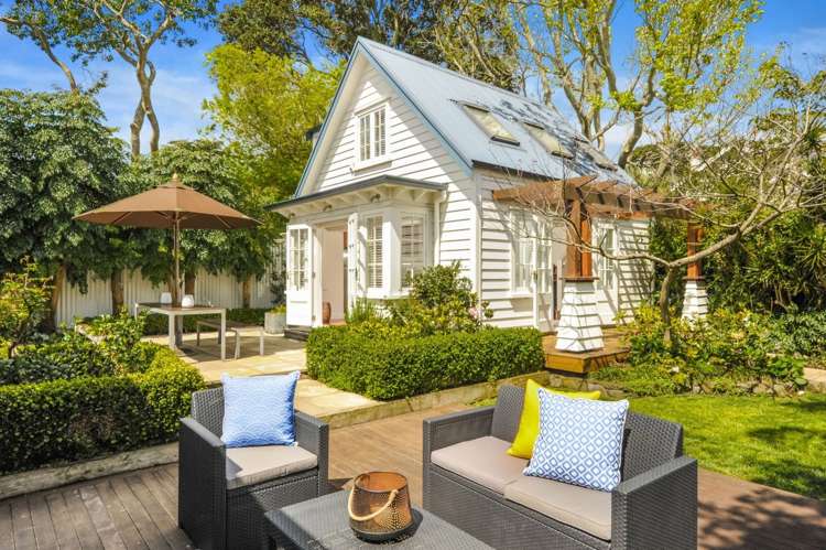 2 Kingsview Road Mount Eden_16