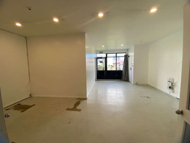 2a/12 Corban Avenue Henderson_11