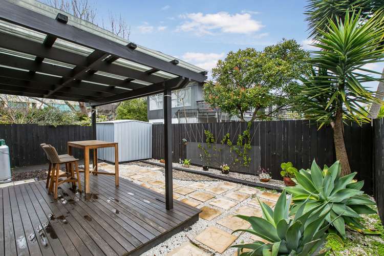 2/50 Taharoto Road Takapuna_16